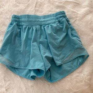 Lululemon Hotty Hot High Rise Shorts size 4 2.5”